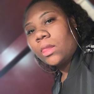 Meet your Posher, Niaisha